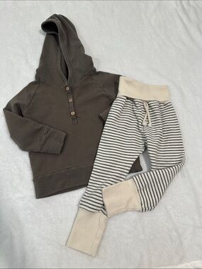 🍓 Childhoods Clothing Jogger Set 2T